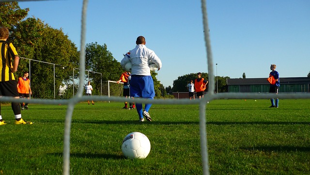 38岁梅西依旧掌控比赛，用瞬间决定胜负，展现非凡实力。